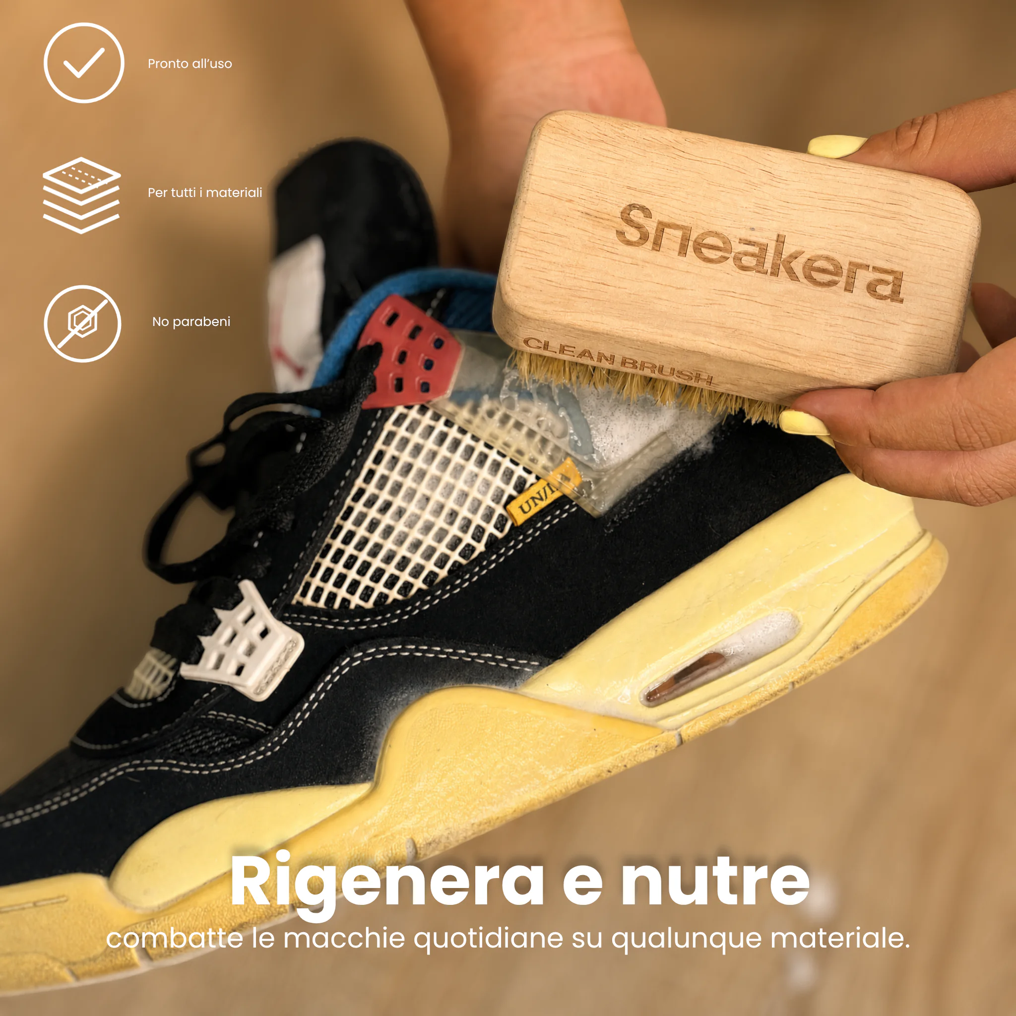 La Clean Brush Sneakera su una Jordan 4, con i claim pronto all'uso, tutti i materiali, no parabeni